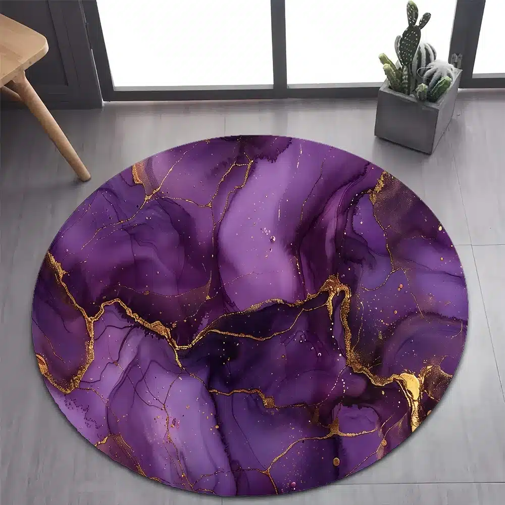 Tapis de salle de bain en microfibre douce, coloris violet marbré avec veines dorées, forme ronde, surface antidérapante